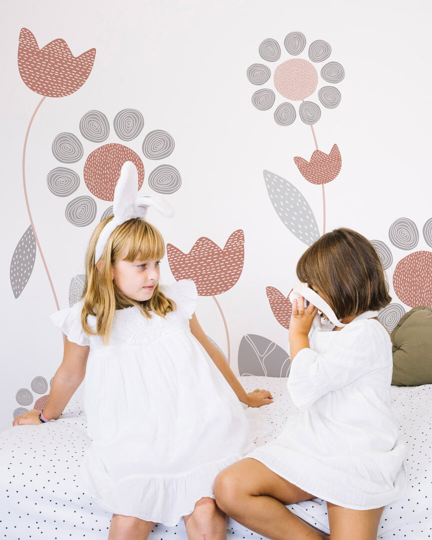 INAYA - Papier peint chambre fille fleuri panoramique fillettes