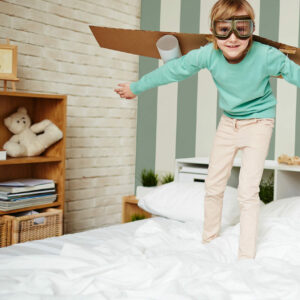 ATHENAÏS - Papier peint rayures larges vert sauge et crème chambre garçon