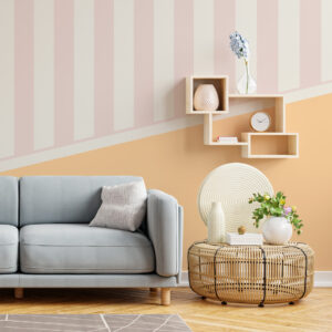 GIOVANNI - Papier peint panoramique soubassement et rayures rose orangé salon