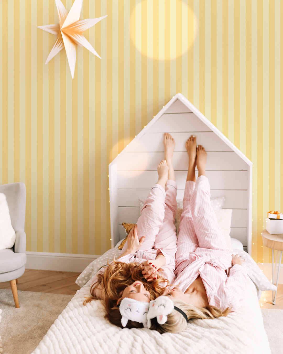 BELLA - Papier peint rayures pastel jaune chambre ado