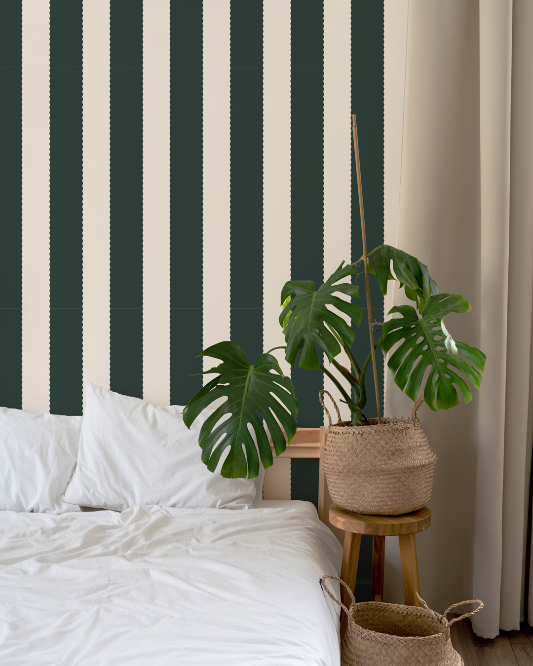 FRANCESCO - Papier peint rayé bords ondulés vert chambre